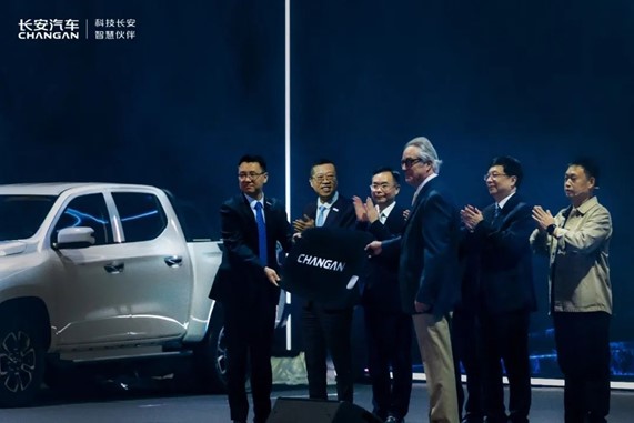 遵循“海纳百川”绘就全球化新图景，向世界级汽车品牌迈进