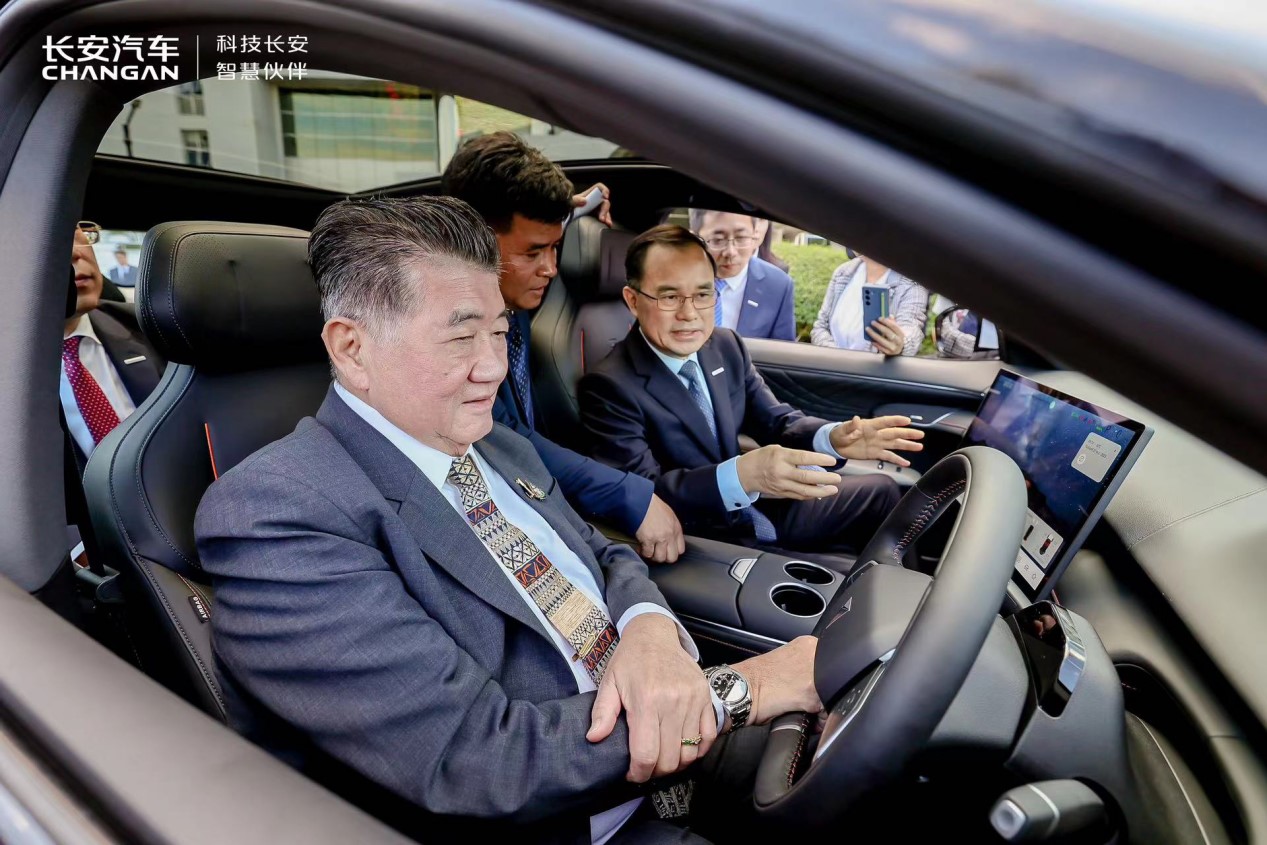 “右舵深蓝”惊艳亮相，多款重磅新车闪耀异国舞台